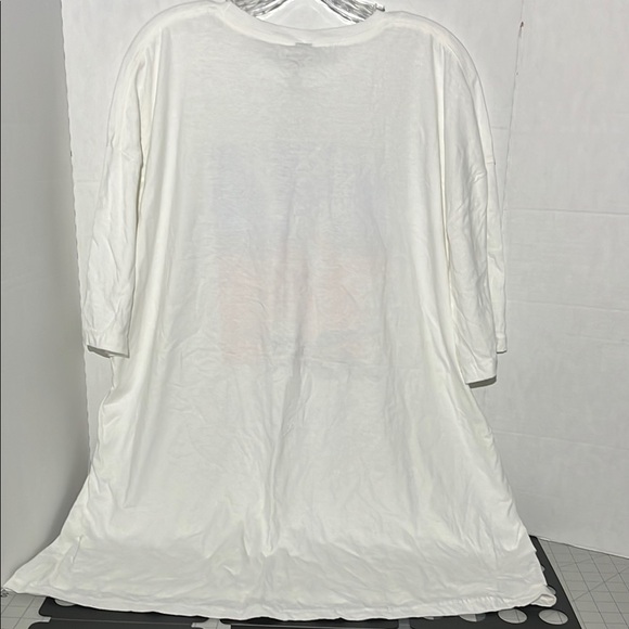 Reebok White Dress with Red and Blue Graphic - Picture 3 of 6